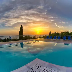 https://studios-vrionis-panoramic-sunset.kefaloniahotels.net