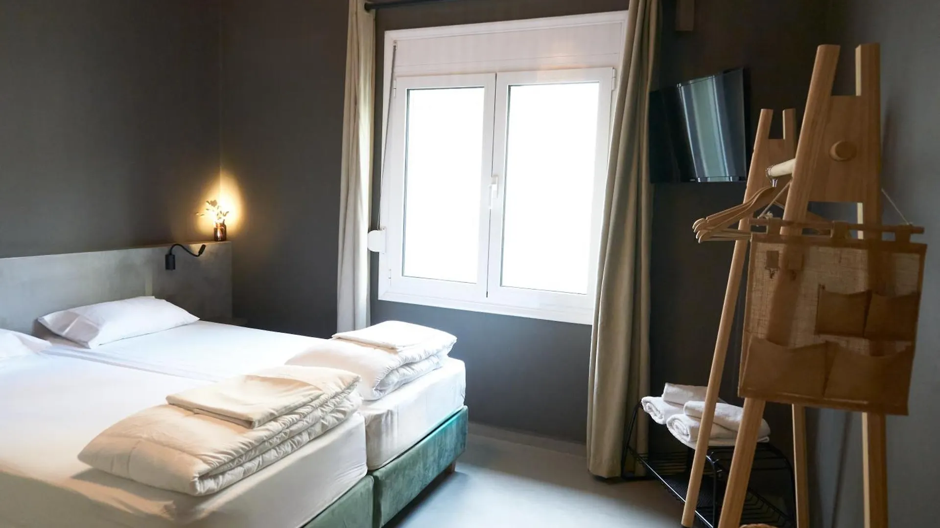 So Young Hostel 伊拉克利翁